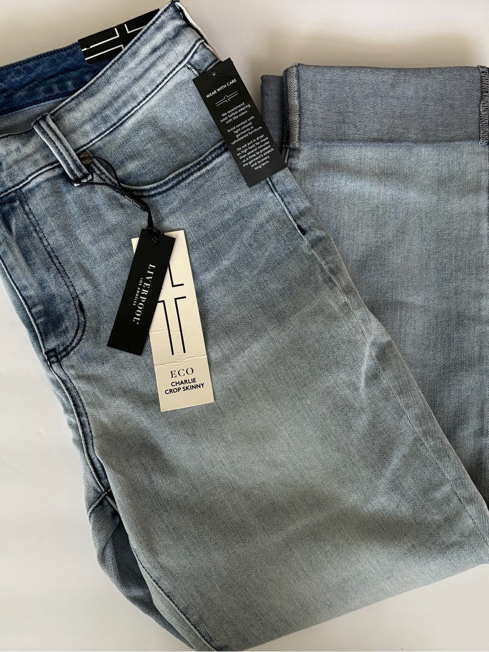 NWT Liverpool Women’s ECO Charlie Crop Cuff Skinny Jeans Light  Blue size 10/30